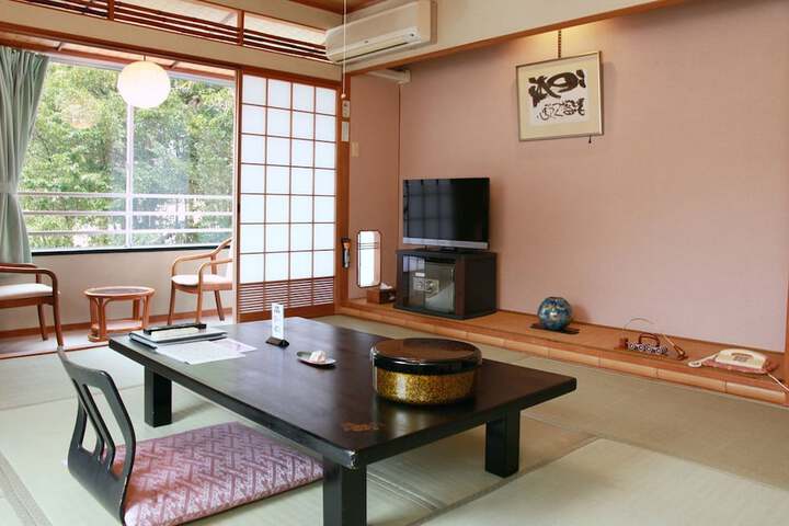 Room 2 of 18