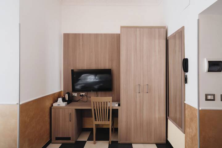 Room 65 of 180
