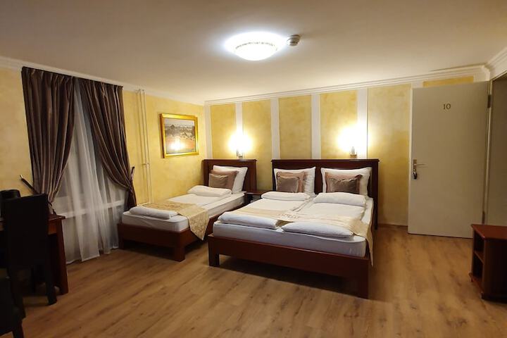 Room 41 of 266