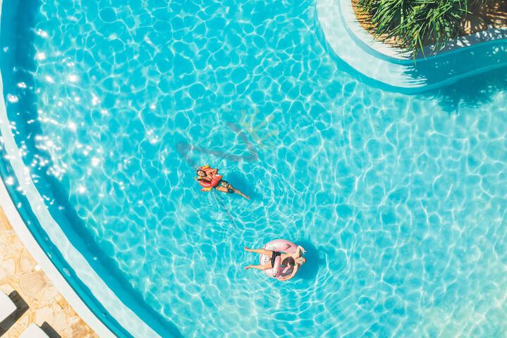 Pool 40 of 101
