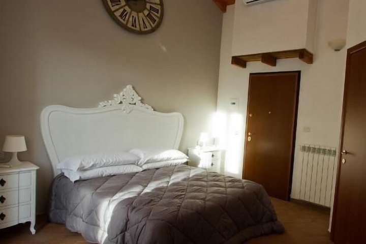 Room 9 of 44