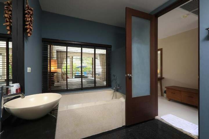 Room 13 of 52