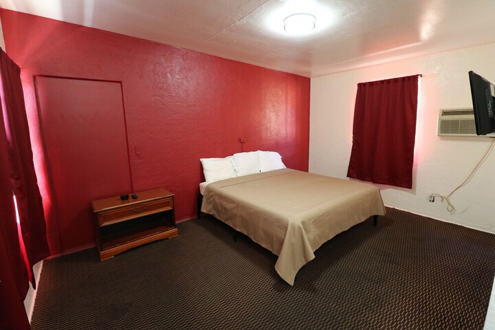 Room 10 of 38