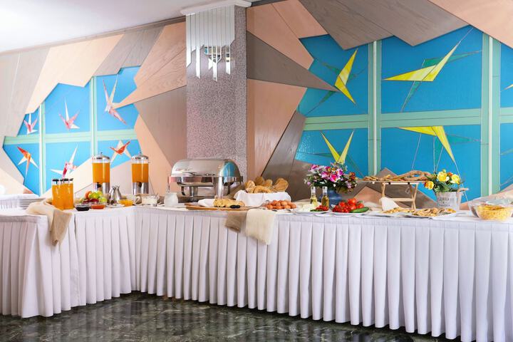 Dining 57 of 70