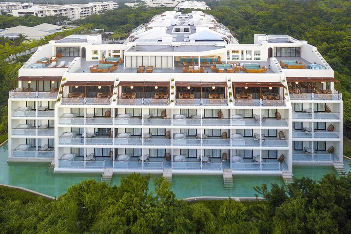 Hotel 156 of 165