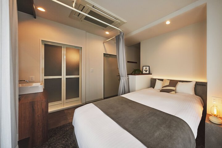 Room 87 of 144