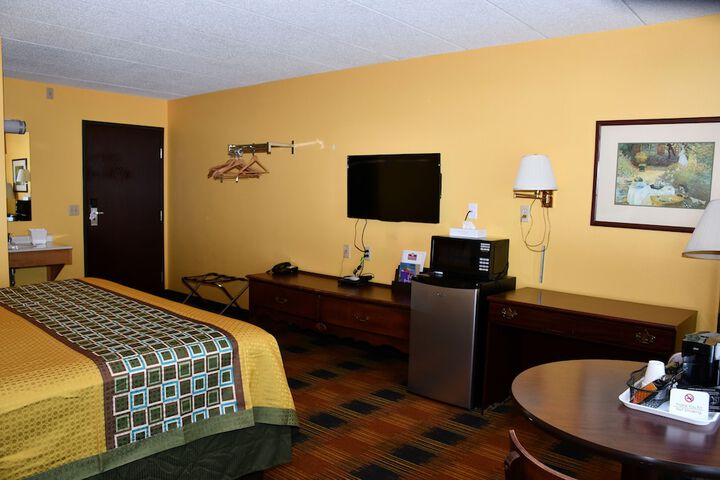 Standard | King Bed (2 of 9)