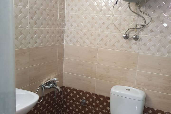 Room 33 of 38