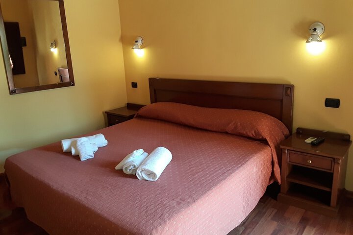Room 32 of 106
