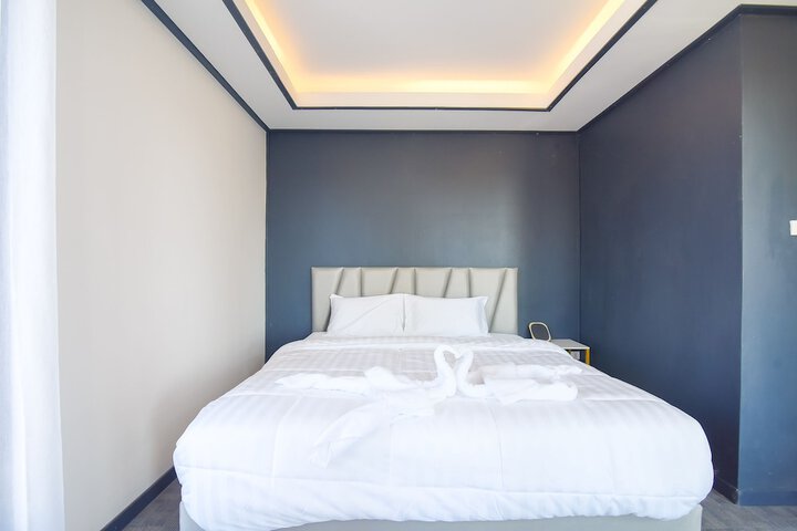 Room 16 of 48