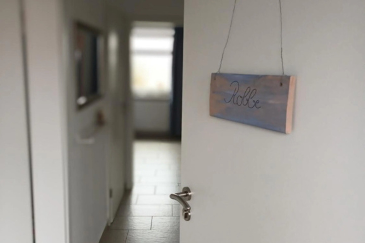 Room 10 of 14