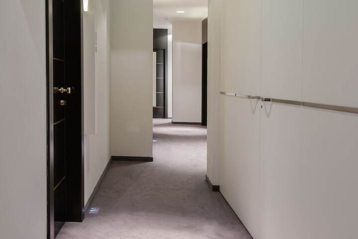 Ballroom/Hall 52 of 60