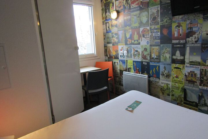 Room 5 of 31