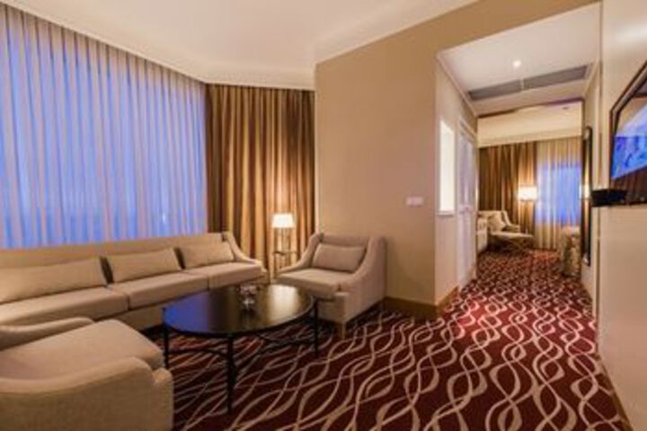Room 12 of 51