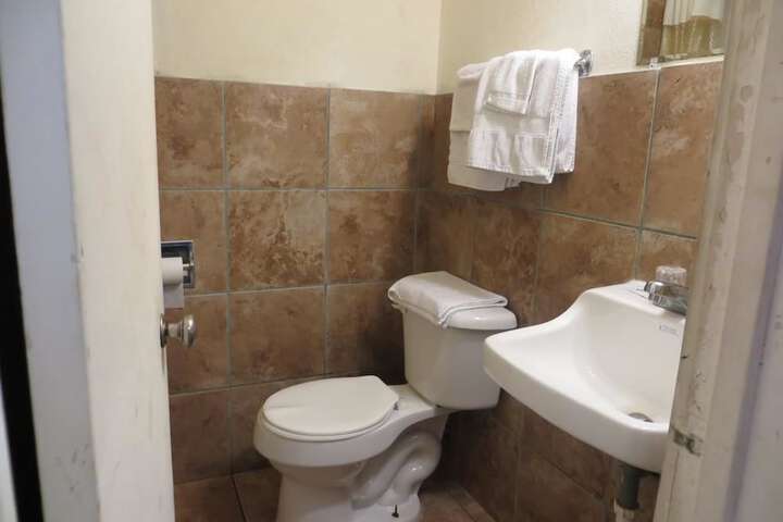 Room 10 of 13