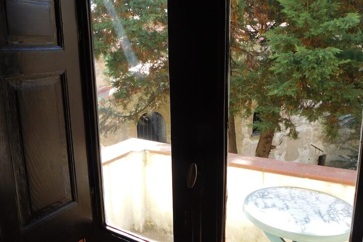 Room 14 of 115