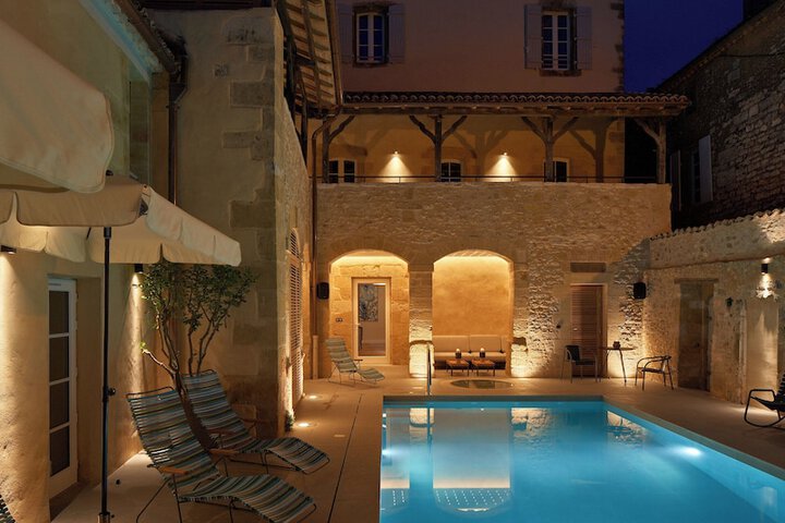 Pool 33 of 48