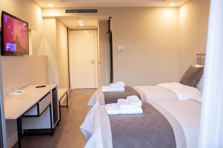 Room 10 of 65