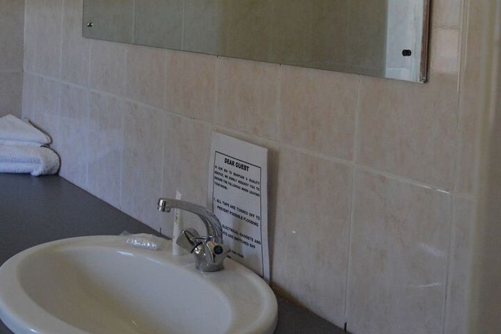 Room 6 of 17