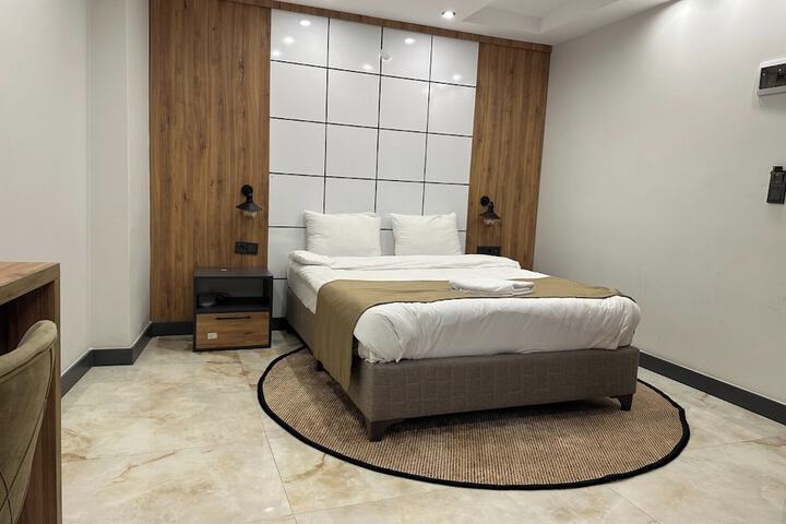 Room 19 of 33
