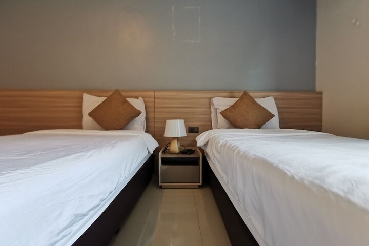 Room 5 of 24