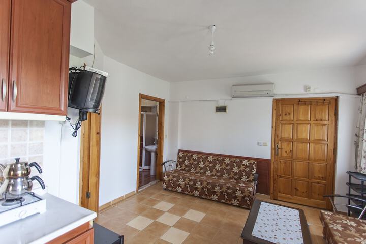 Room 8 of 15
