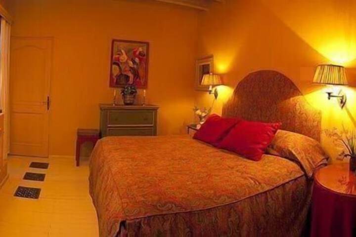 Room 2 of 12