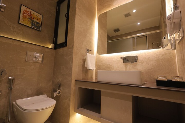 Room 35 of 48
