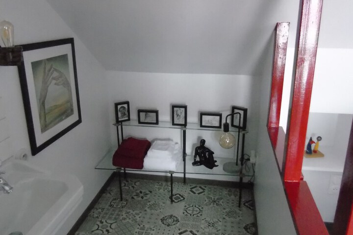 Room 105 of 165