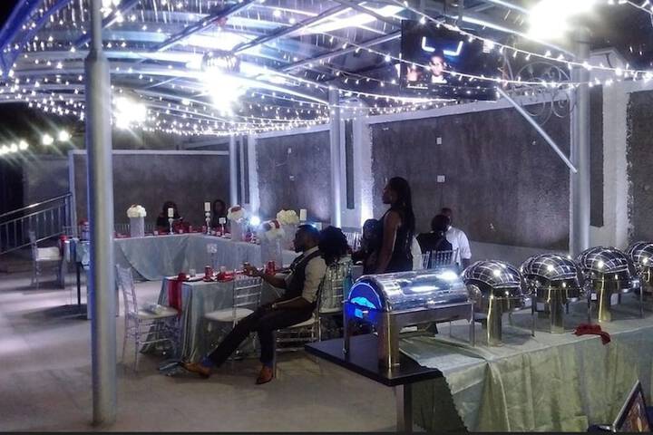Dining 67 of 99