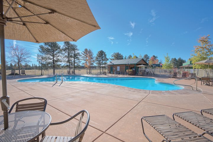 Pool Hotel