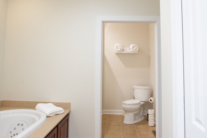 Room 27 of 48