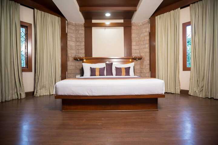 Room 2 of 37