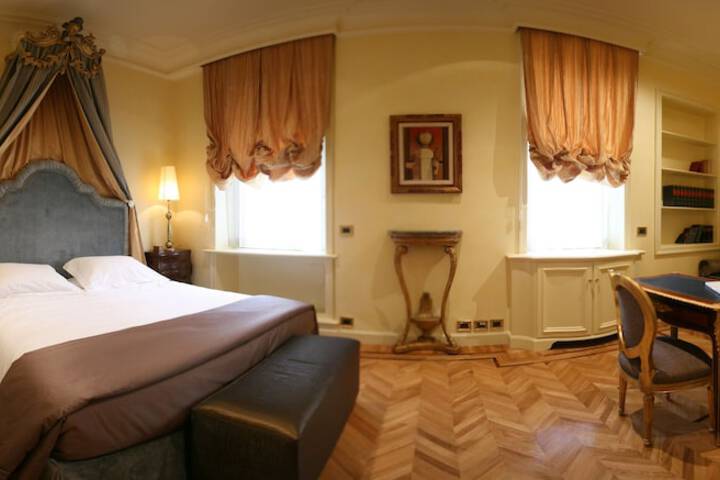 Room 36 of 77