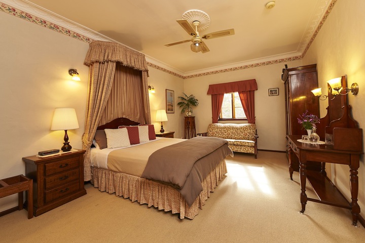 Room 13 of 36