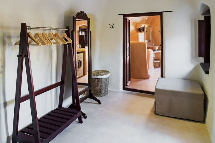 Room 5 of 49