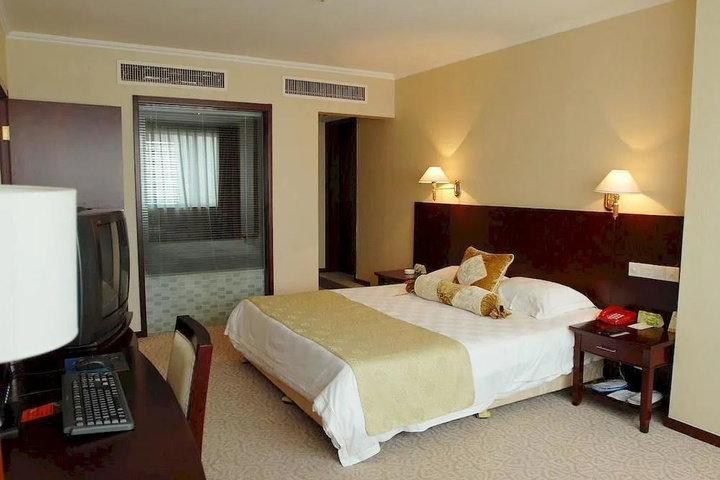Room 5 of 14