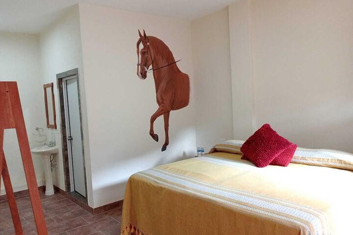 Room 16 of 38
