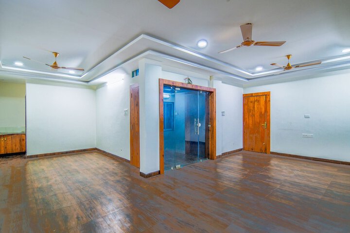 Ballroom/Hall 23 of 25