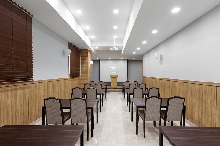 Business Center 44 of 54