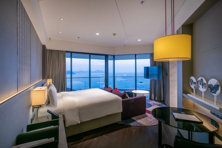 Room 47 of 126