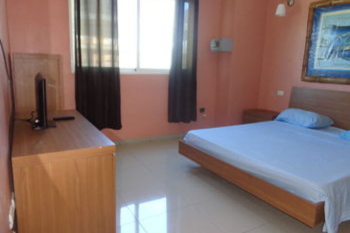 Room 28 of 91
