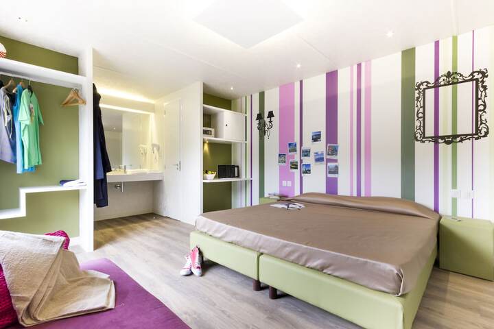 Room 10 of 158