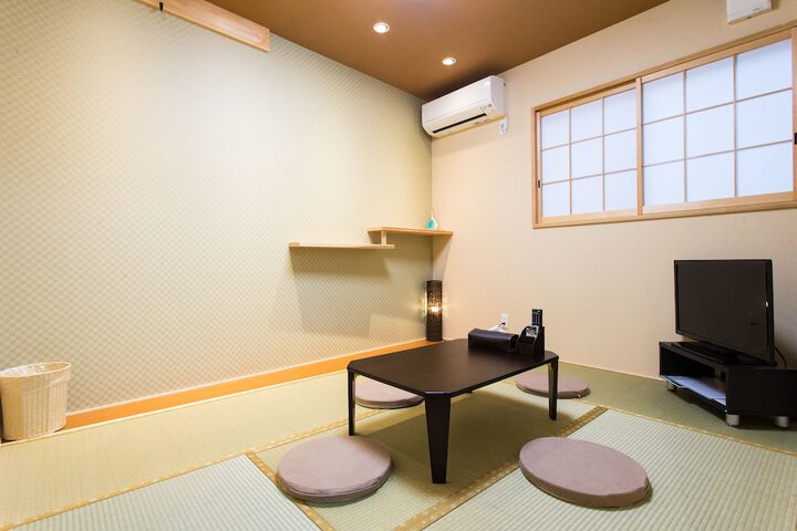 Room 21 of 48