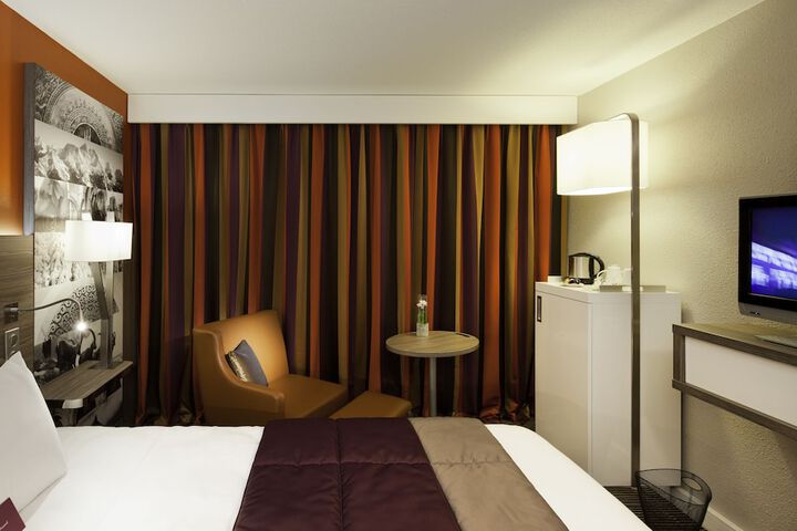 Room 4 of 39