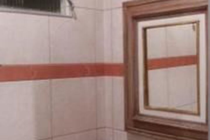 Room 4 of 42