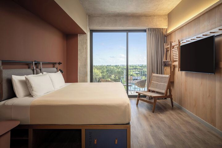 Room 28 of 110
