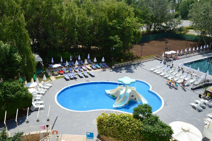 Pool 19 of 66