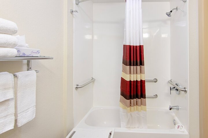 Deluxe 2 Double Beds Accessible (9 of 10)
