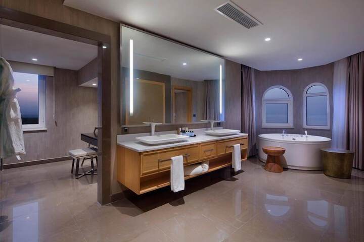 Room 51 of 227